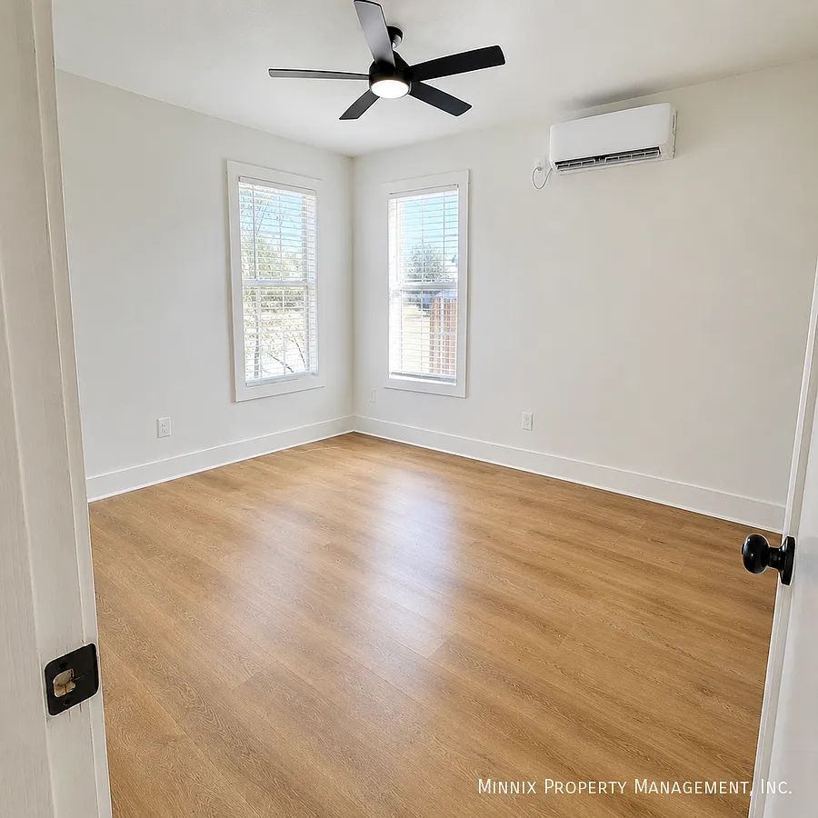 325 W. Divison | 1 Bedroom 1 Bath In Slaton — Photo 3
