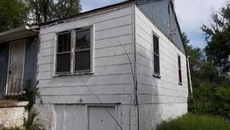 2nd image of 5234 E 40th St