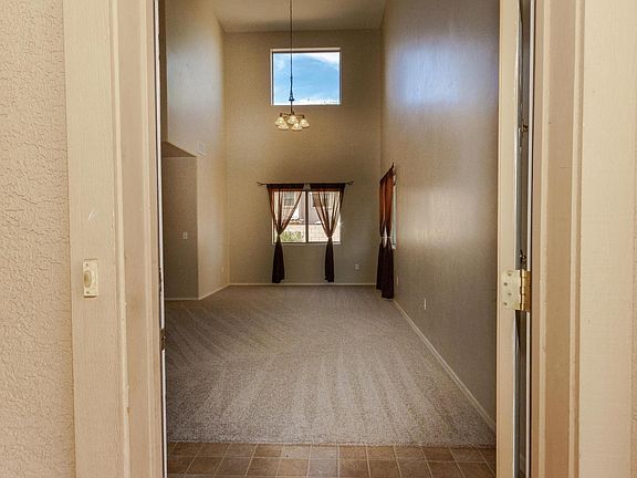 2nd image of 939 E Stronghold Canyon Ln