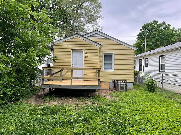 2nd image of 208 N 39th St