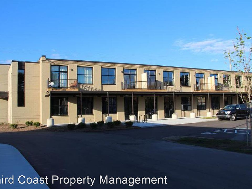 1st image of 855 Michigan St NE #3869597