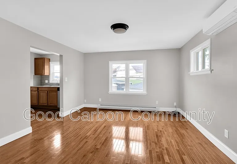 84 Crane St #5 — Photo 9
