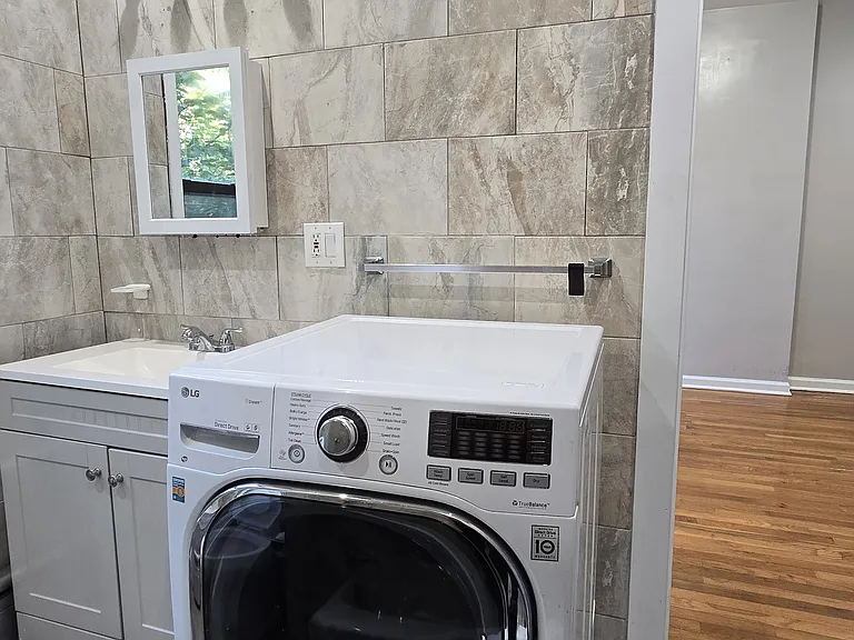 27 Wakeman Ave #3 — Photo 6