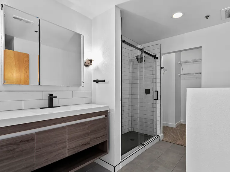 Opera House - Bathroom