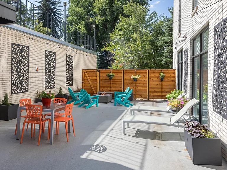 Somerset Apartments — Photo 11