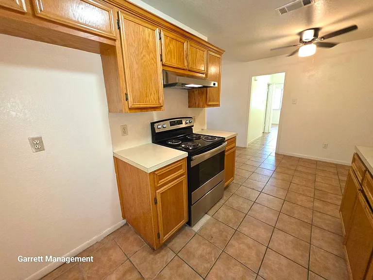 1705 Taylor St — Photo 8