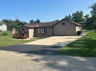 32755 Clarence St, Burlington, WI 53105