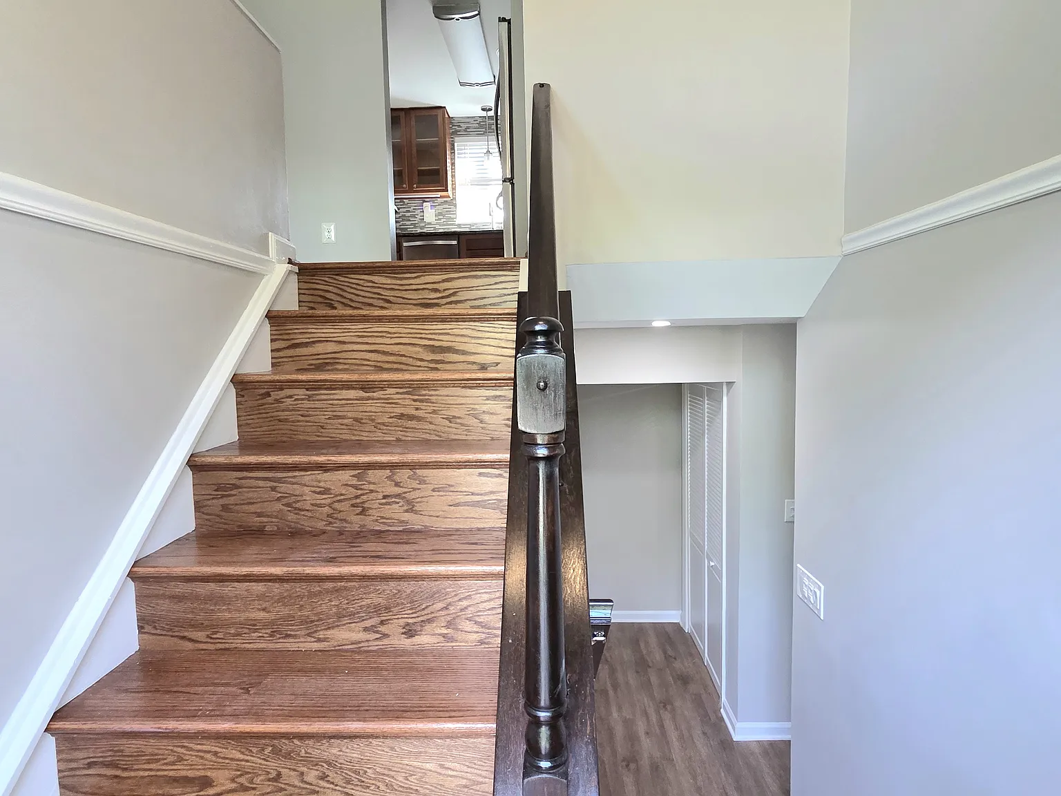 4 bed, 2200 sqft, $4,200 — Photo 3
