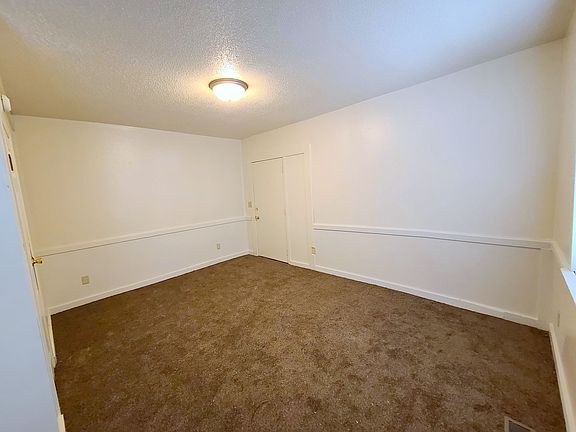 4th image of 310 W Lexington Ave APT A