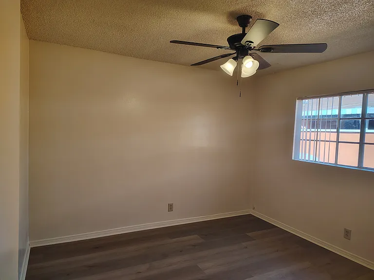 11022 Crenshaw Blvd #4 — Photo 16