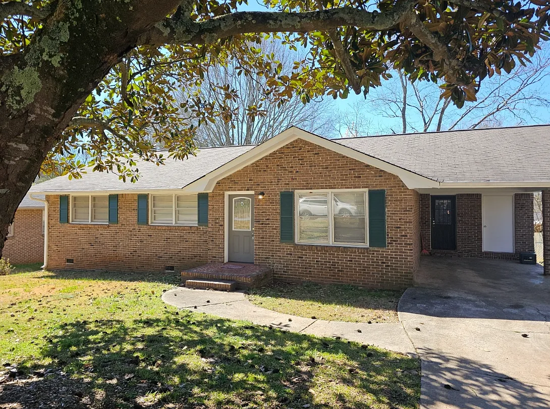 3 bed, 1588 sqft, $1,700 — Photo 3