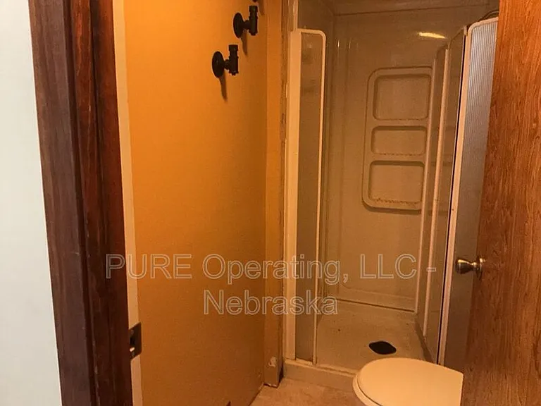105 N Elm St — Photo 25