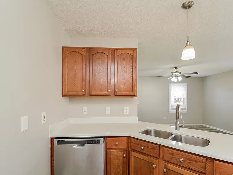 808 Hepplewhite Ct — Photo 5