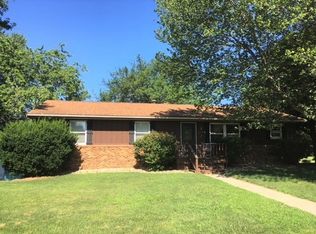 111 Giles Dr, Mackinaw, IL