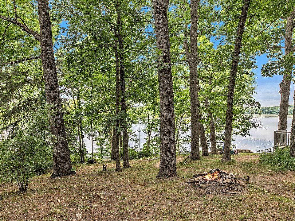 5372 W Guernsey Lake Rd, Delton, MI 49046 Zillow