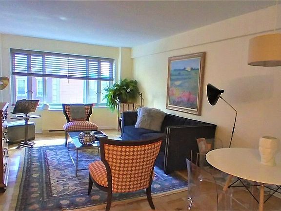 4th image of 166 E 63rd St APT 3D