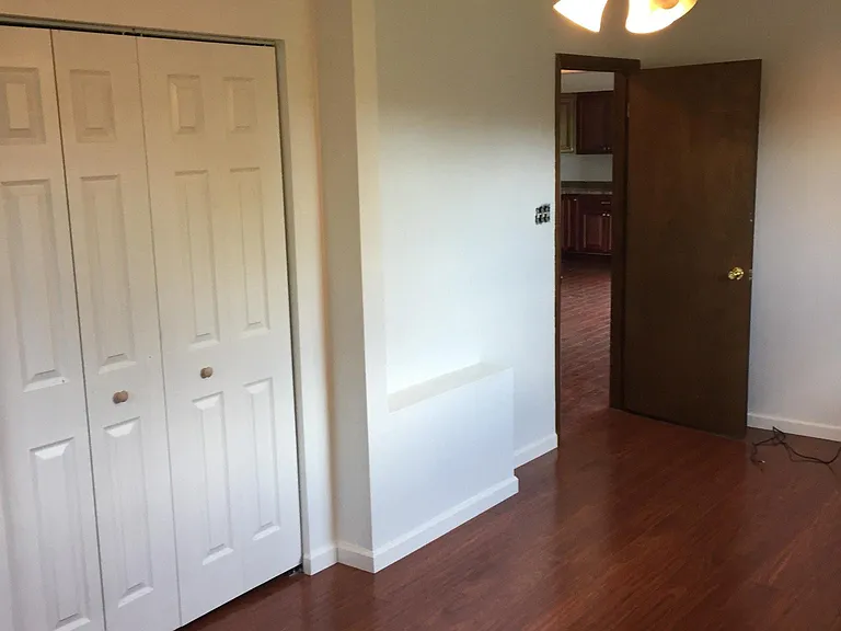1739 Middletown Rd — Photo 4