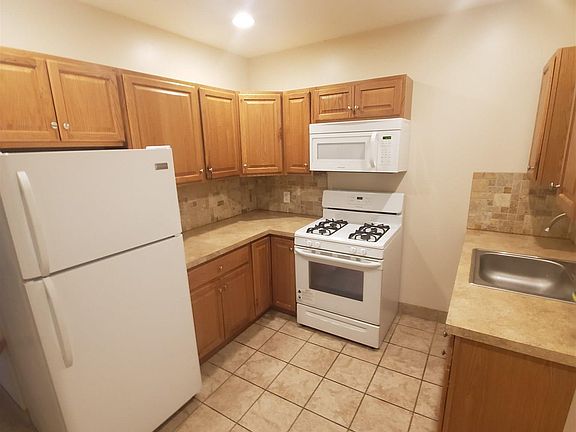 5th image of 51 Oakwood Ave