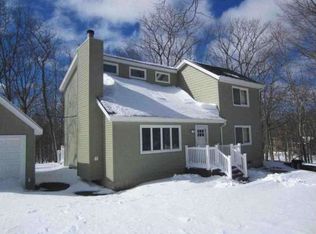 172 Caribou Rd, Dingmans Ferry, PA 18328