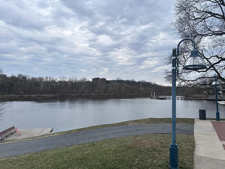 Lake Kittimaqudi (a.k.a. Columbia Lakefront) is just steps away. Free weekly entertainment (concerts, festivals, movies) all spring, summer, and fall