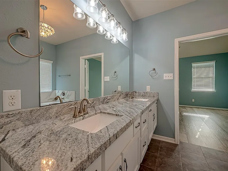 8306 Hampton Bay Dr — Photo 19