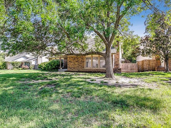 3rd image of 2414 N Walden Dr