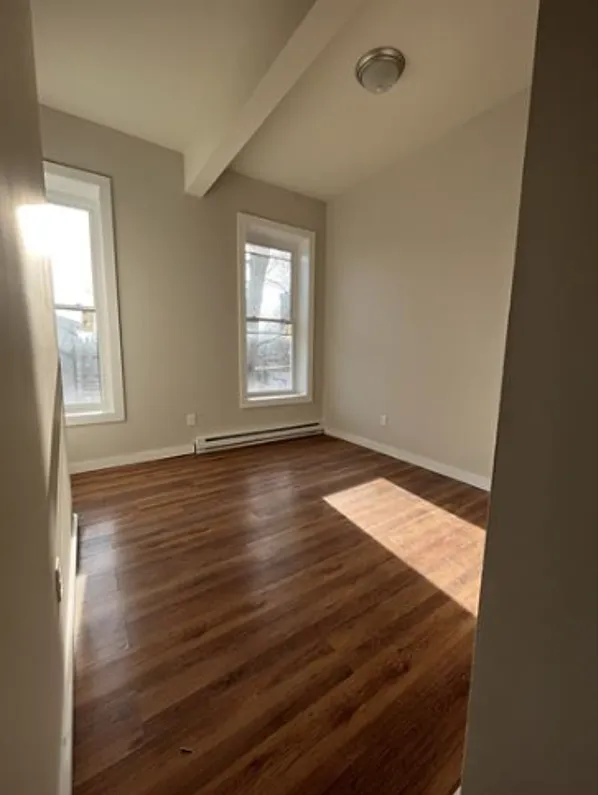 2 bed, 1.0 bath, $1,250 — Photo 3