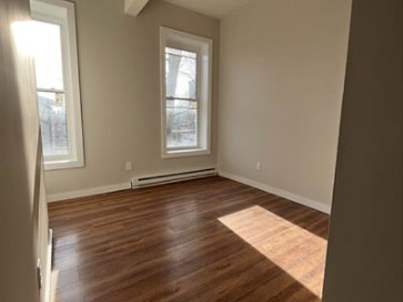 3rd image of 110 Lark St #2