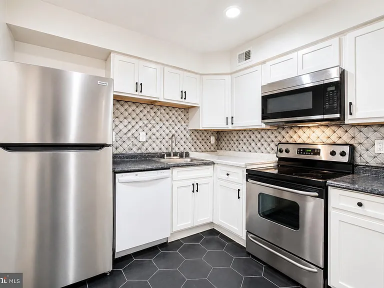 3927 Pennsylvania Ave SE #101 — Photo 9