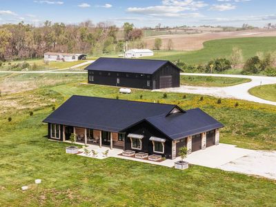 2427 Dry Run Rd, Decorah, IA, 52101