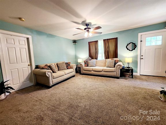 2nd image of 818 King Arthur Dr