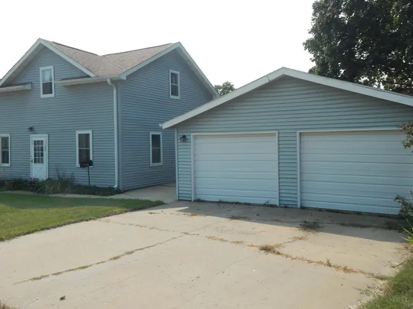 109 E Dodge St, Dodgeville, WI 53533