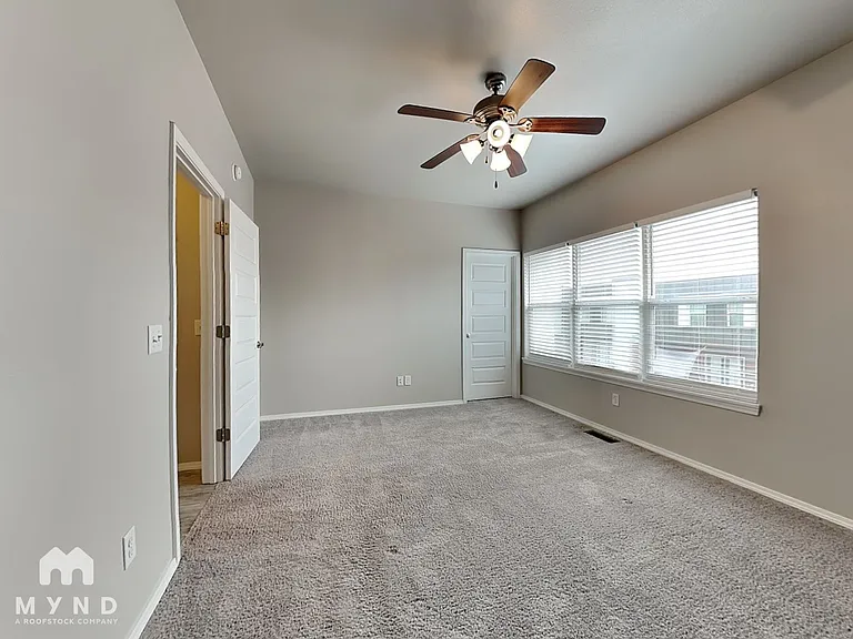 138 E Sycamore St #138 — Photo 7