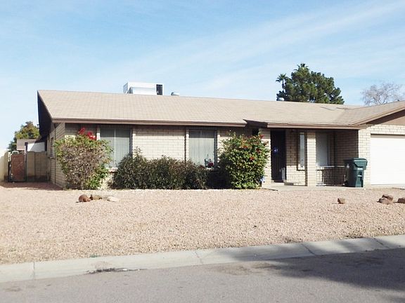 3rd image of 734 E Calle Adobe Ln