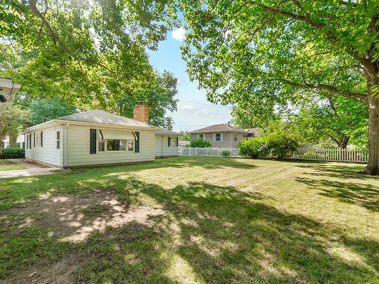 1238 S Hill Dr — Photo 29