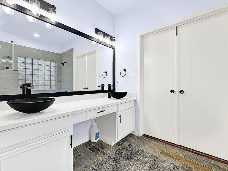 5910 Rolff Ln — Photo 43