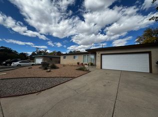 9825 McKnight Ave NE, Albuquerque, NM 87112