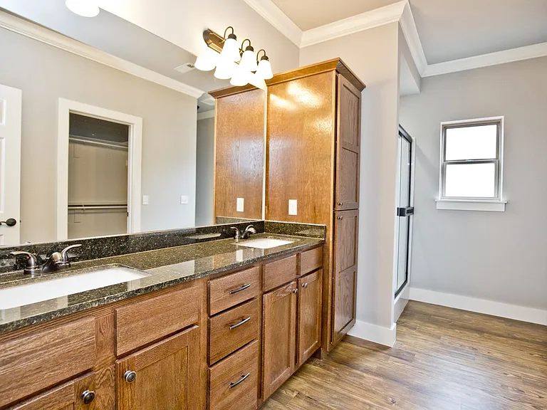 308 Alder St — Photo 8