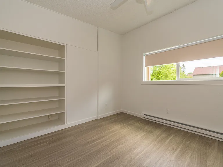 Bel Aire Court | Bedroom