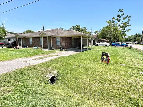 4023 Avenue Q 1/2 Photo 1