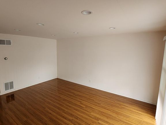 2nd image of 400 Raymondale Dr APT 28