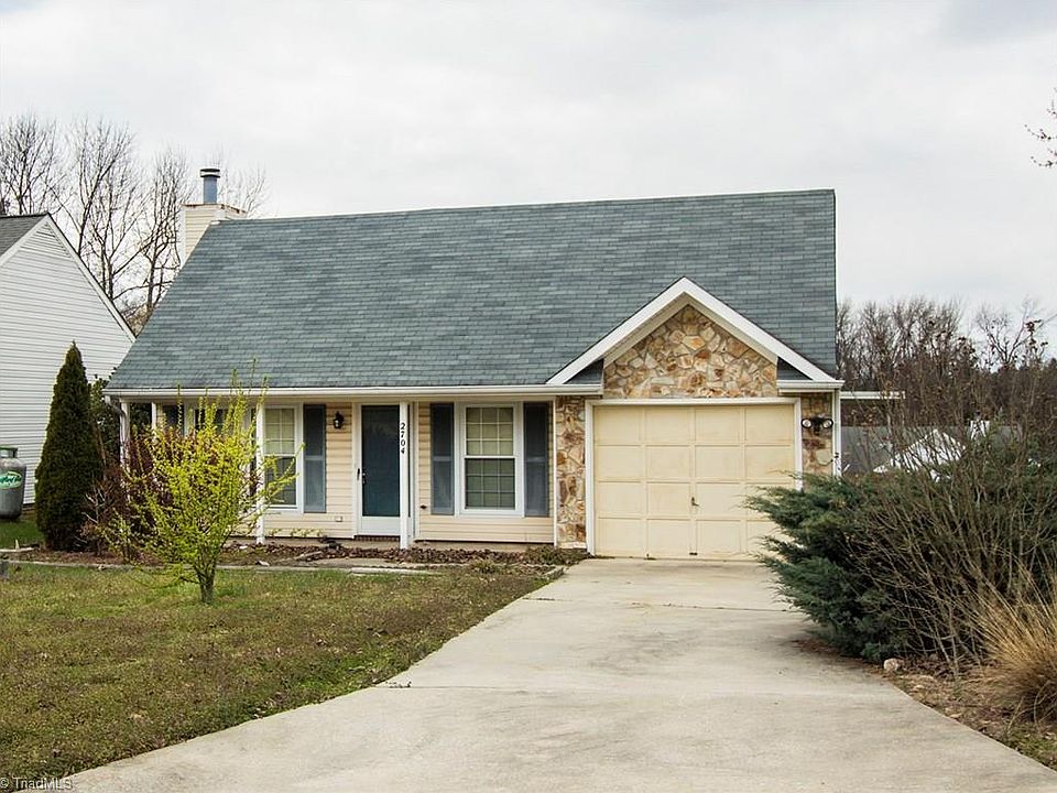 1st image of 2704 Vestal St