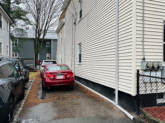 5th image of 43 Lincoln St