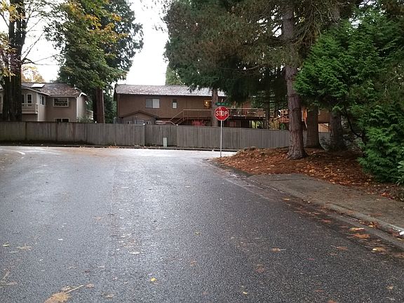 Exterior Neighborhood (street photo)