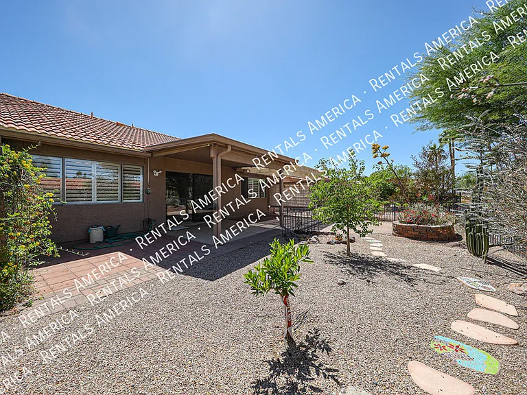 8918 E Indiana Ave — Photo 32