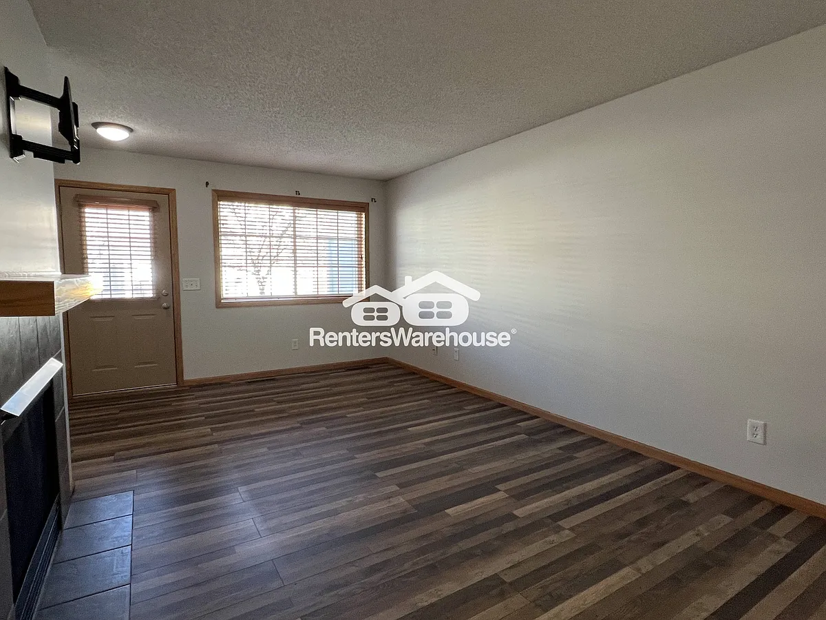 Building Photo - 17343 SE River Birch Ln