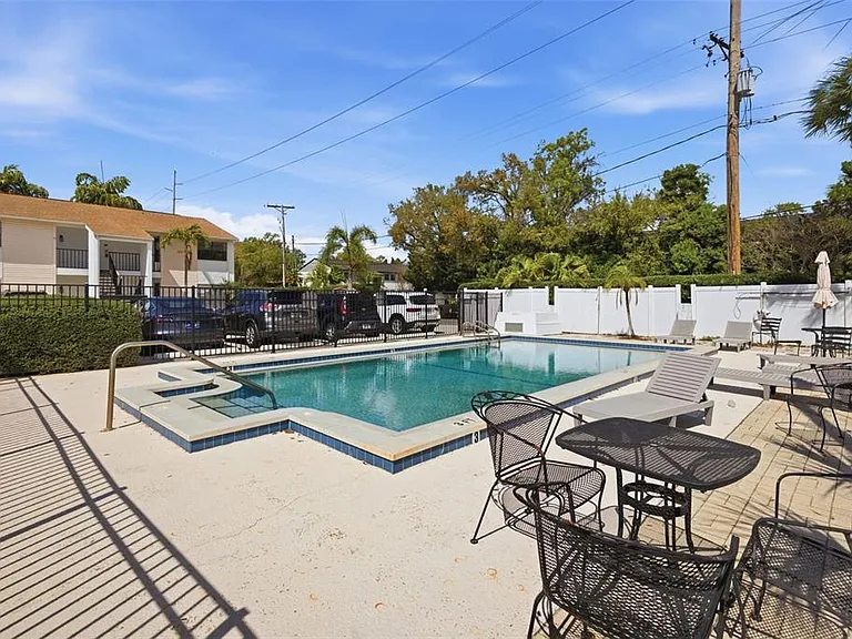 3102 W Horatio St #12 — Photo 16