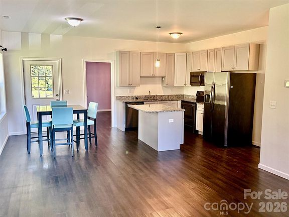 5th image of 10 Scarlett Ridge Dr