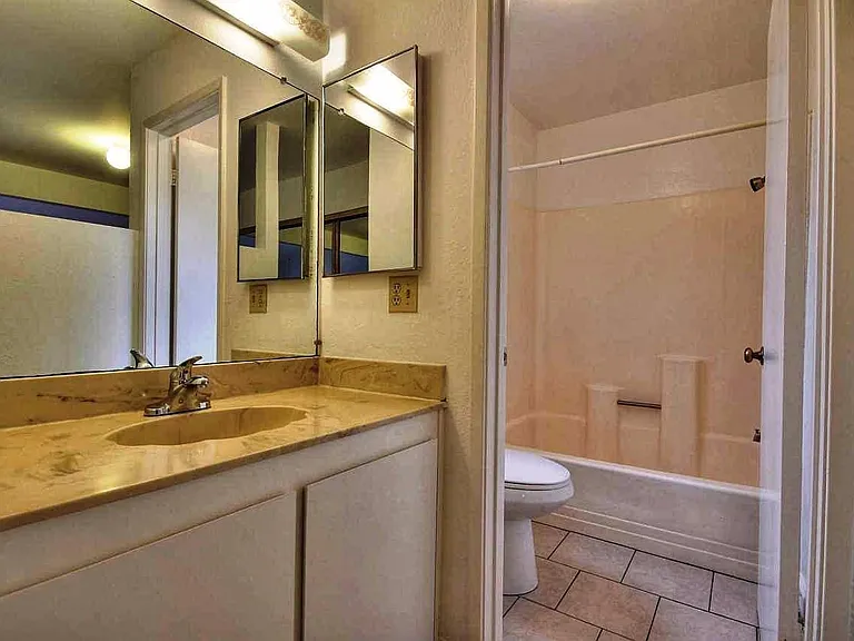 221 San Marin Dr — Photo 13