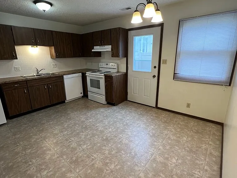 509 S Elm Ave #8 — Photo 9